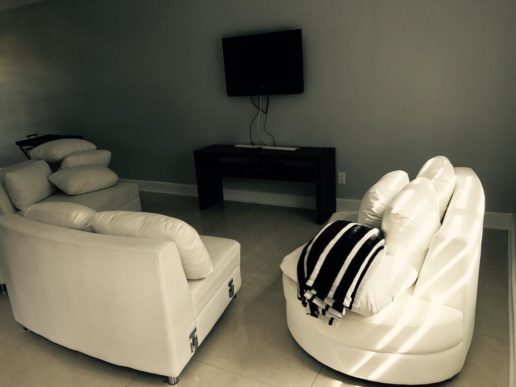 Luxury Two Story Villa Unit D Laval Exterior foto